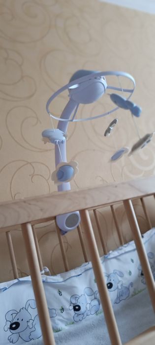 Музичний мобіль з проетором Infantino 3 в 1