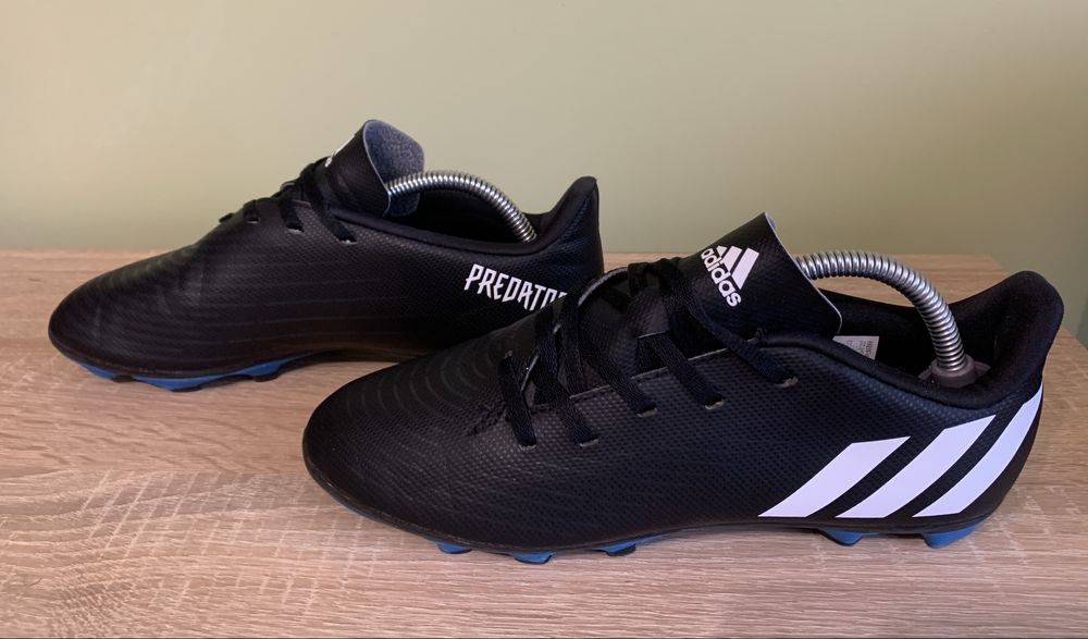 футбольные бутсы Adidas Puma