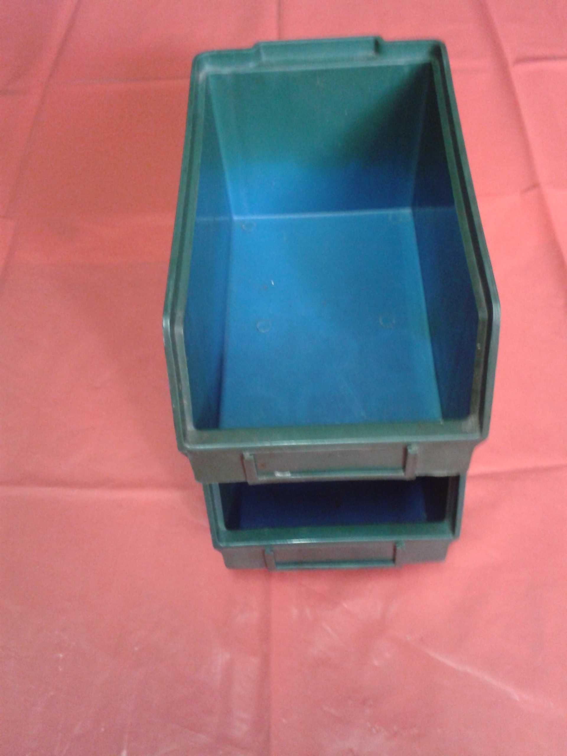 2 caixas plástic de bico,empilháveis,tipo contentor s/tampa,azuis EOFE
