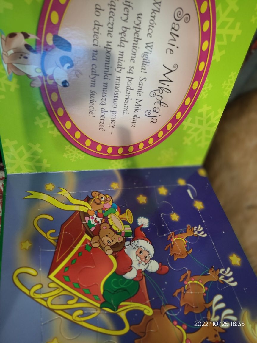 Książka nadchodzą święta z puzzlami