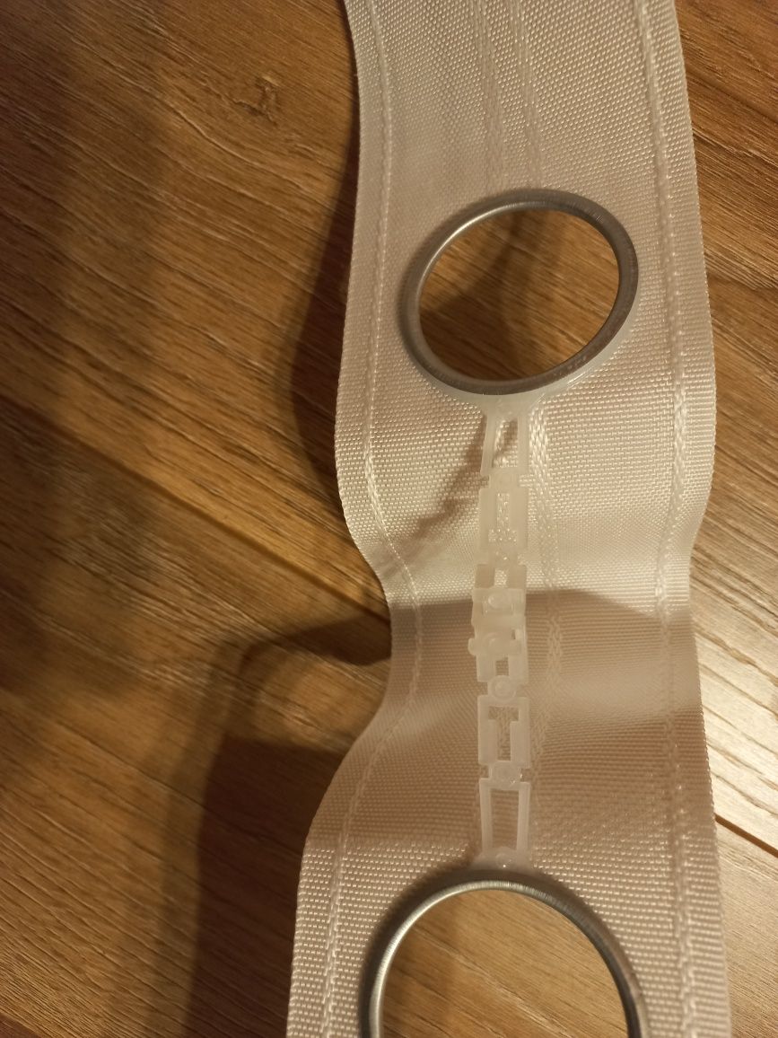 Taśma z przelotkami usztywniająca  do firan dł. 6,5m i szer. 8cm Nowa
