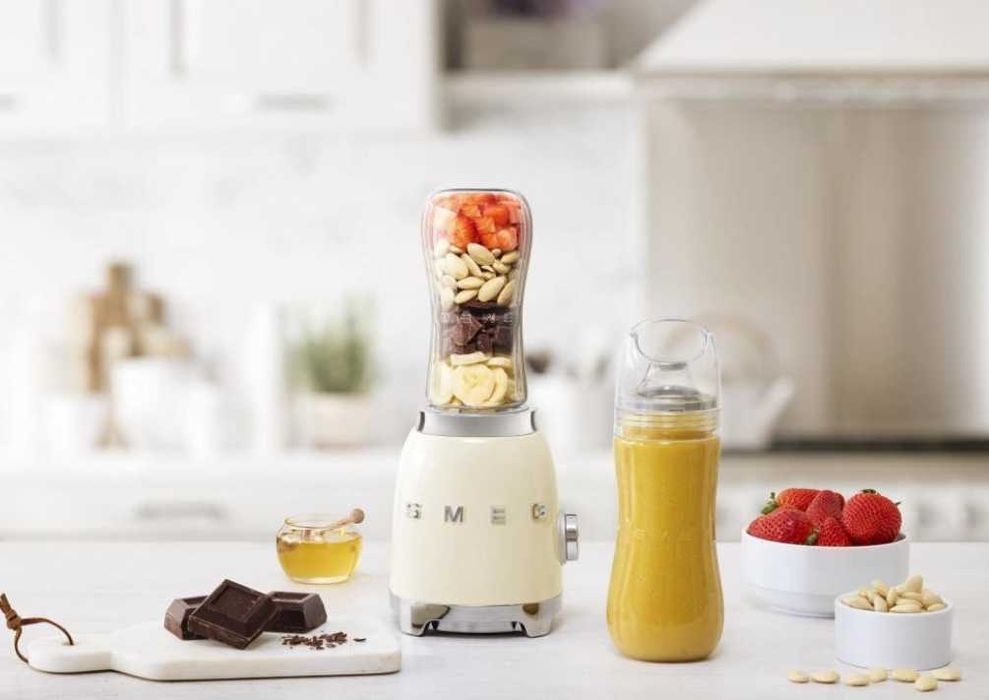 Фітнес-блендер SMEG pbf01CREU