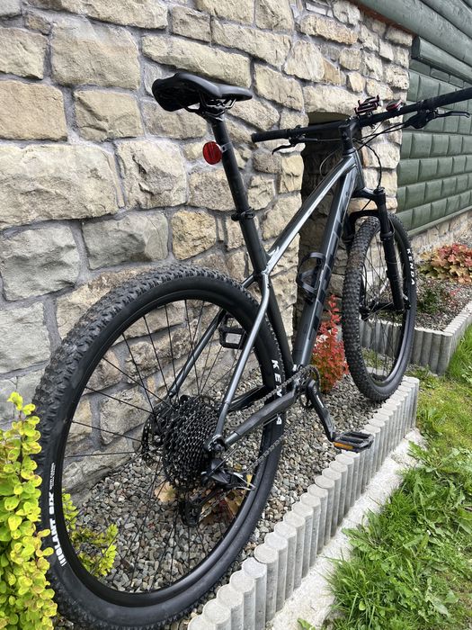 Rower Trek X Caliber 8 2021 rozmiar XL