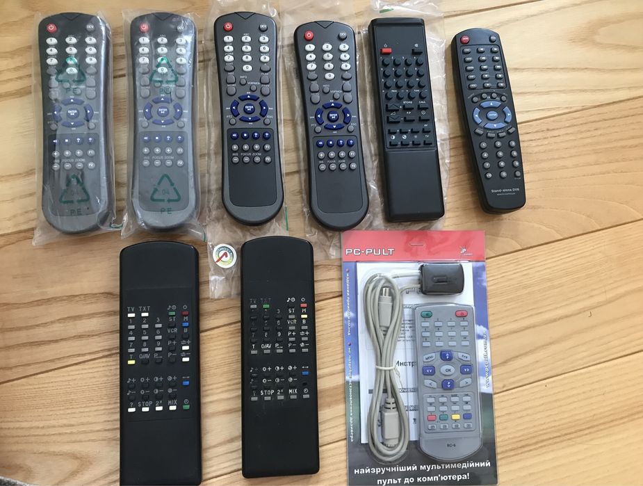 Пульти різні, нові
