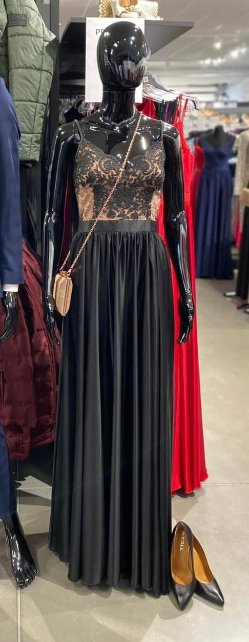Emo bella Luksusowa koronkowa sukienka maxi w kolorze capuccino z czar