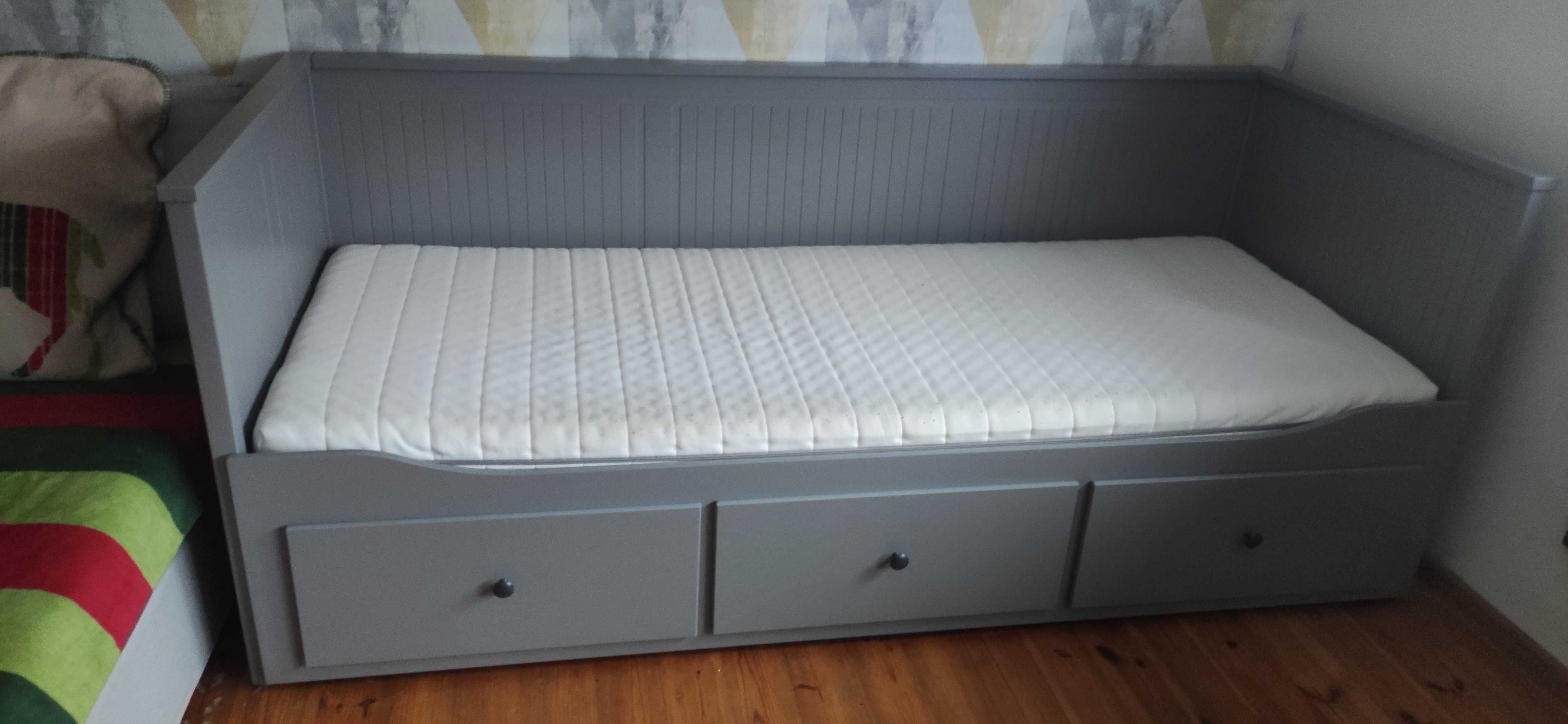 HEMNES
Łóżko szare z 3 szufladami, 2 materace,80x200 cm