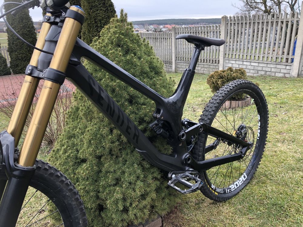 Rama dh fr mtb canyon sender cf 9.0 L ( scott gambler yt tues