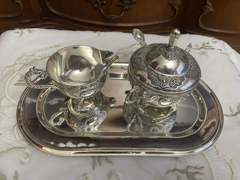 Zestaw cukiernica mlecznik taca na prezent