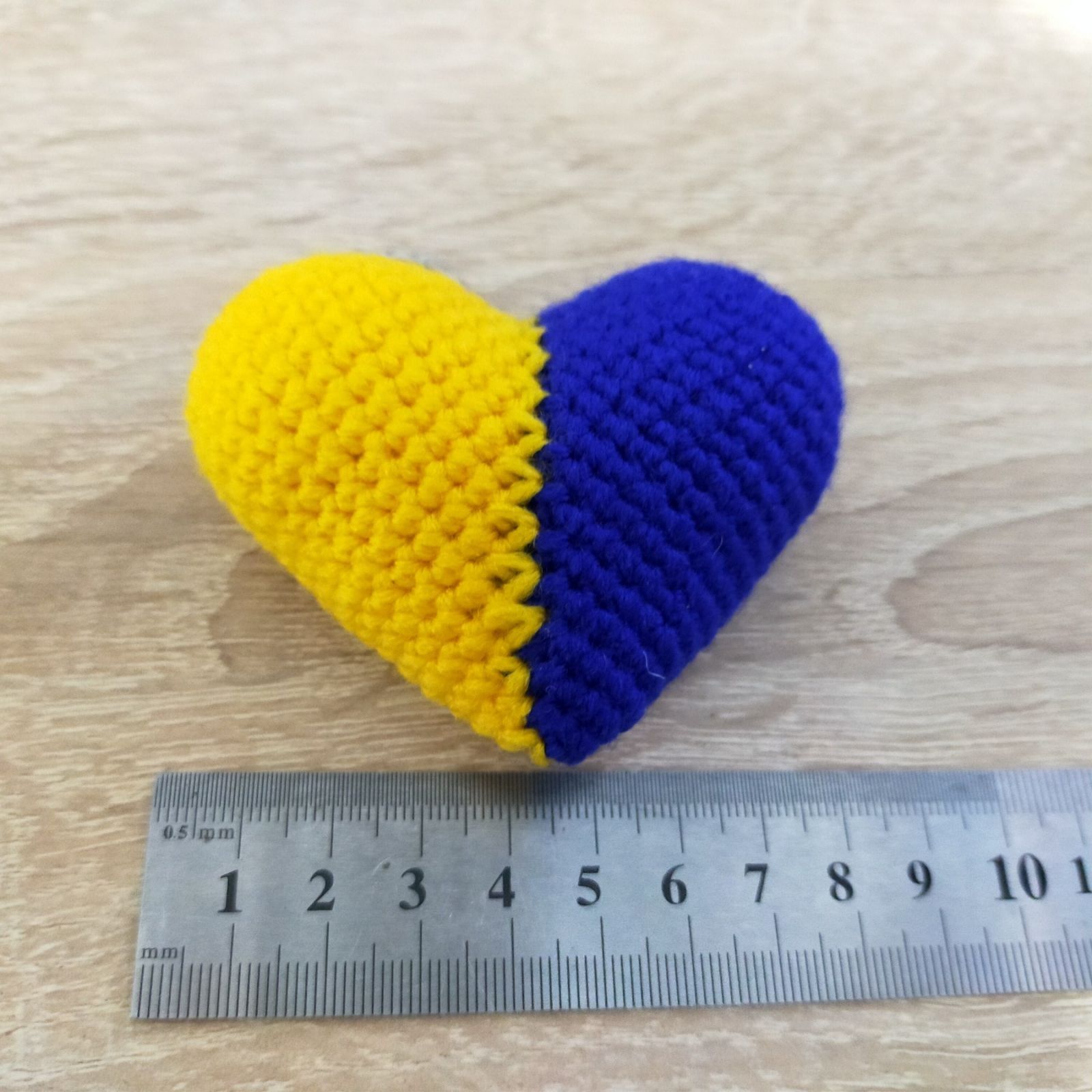 Сердце, брелок, символика Украины (сине-жёлтый) вязаный