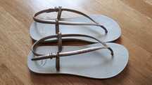 Havaianas douradas como novas n. 39-40