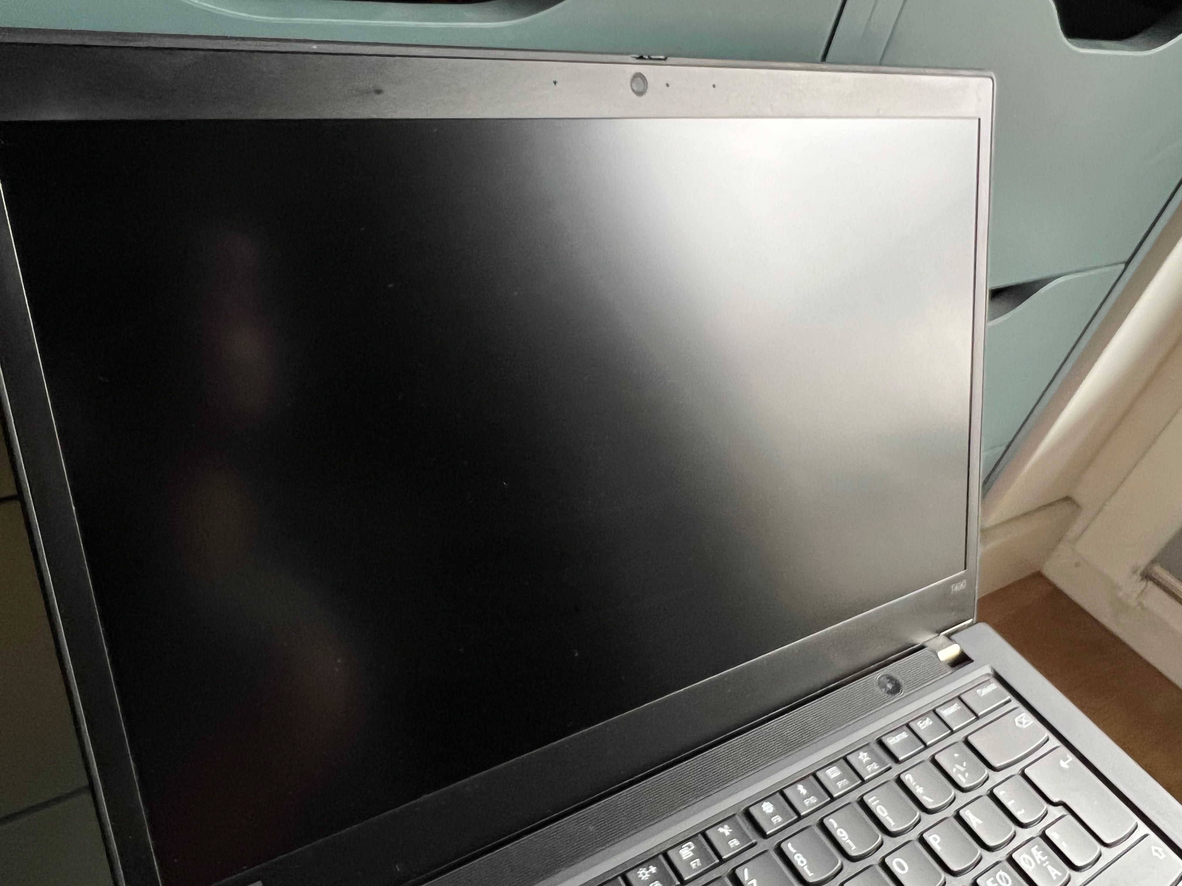 LENOVO THINKPAD T490 / I7-8665U / 32GB RAM / 512 NVME SSD / WIN 10 PRO