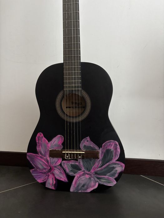 Guitarra acustica usada