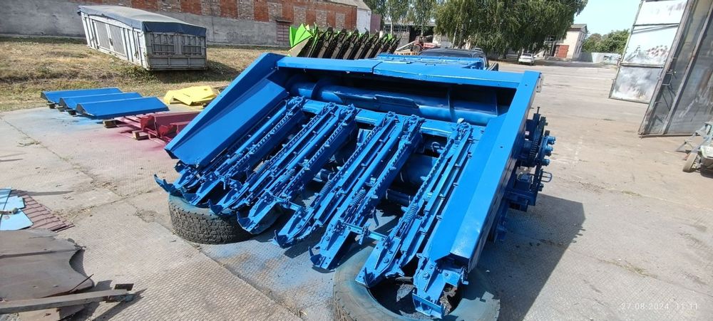 Продаємо жниварку КМС-4 до комбайна СК-5"Нива"
Жниварка в гарному стан