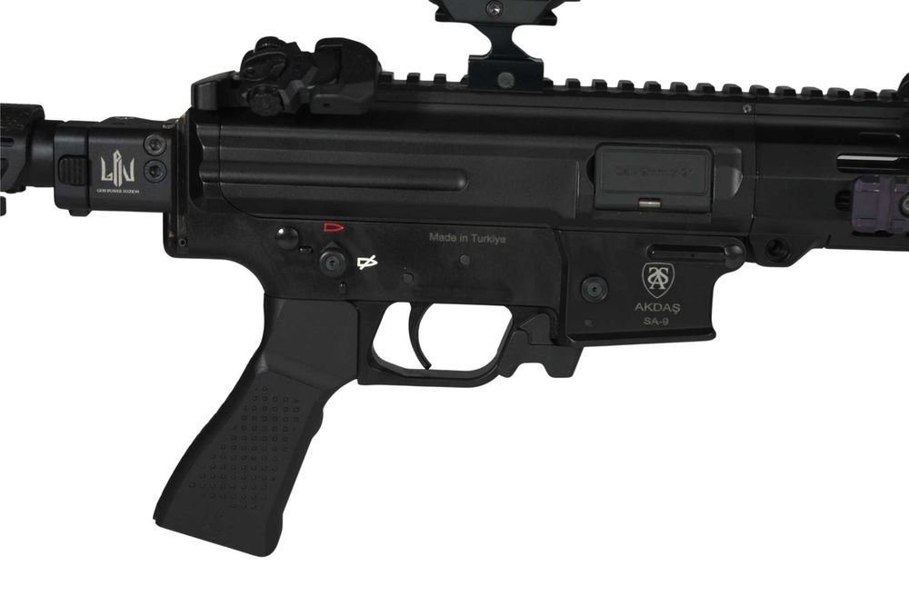 Пістолетна ручка AR з нішою