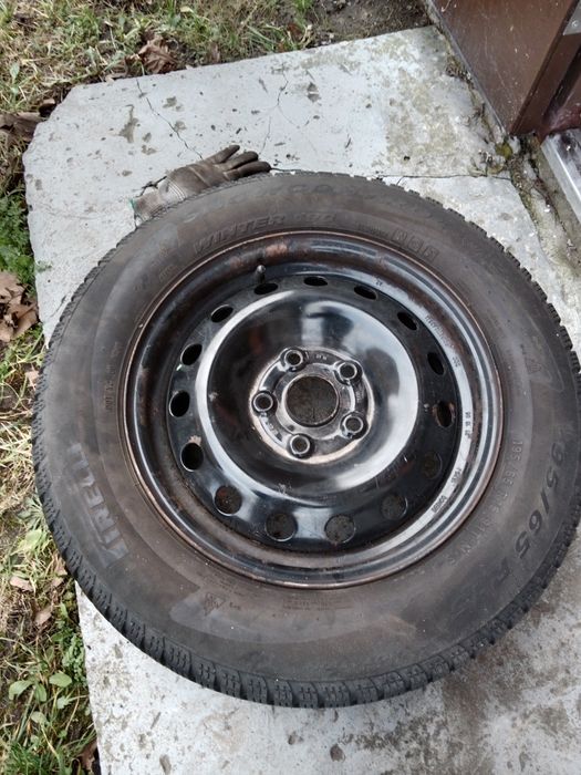 Opony zimowe zima i 195/65R15 rozstaw śr:5x112