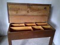 Mesa rústica com tampo de abrir