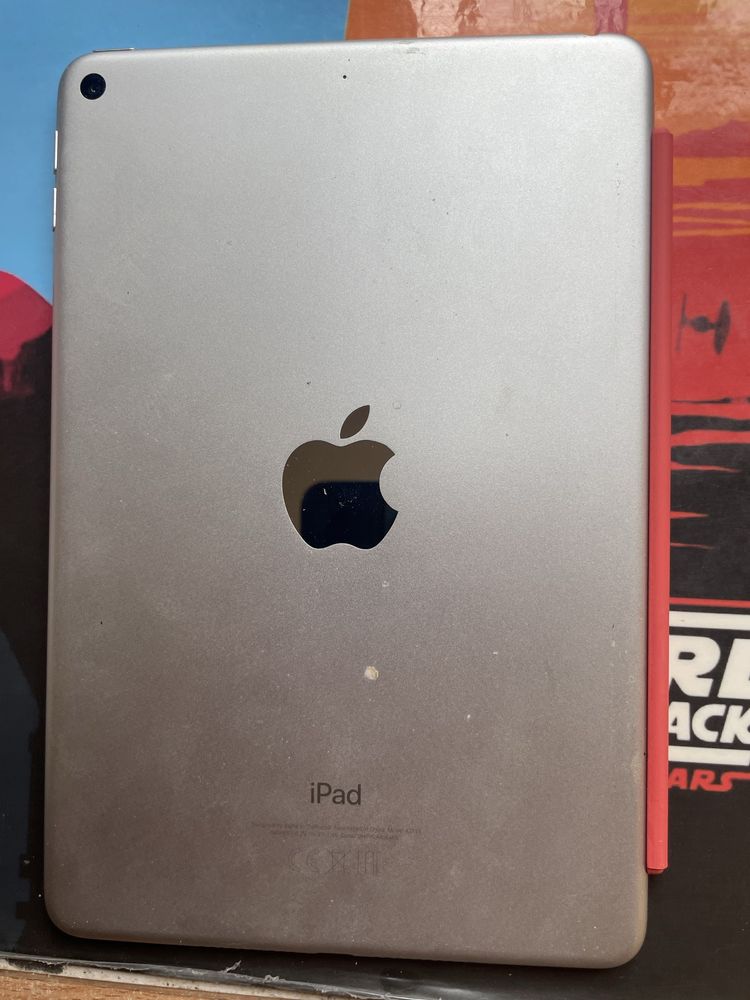 Ipad mini 5 generacji srebrny 256GB WIFI etui Jak nowy