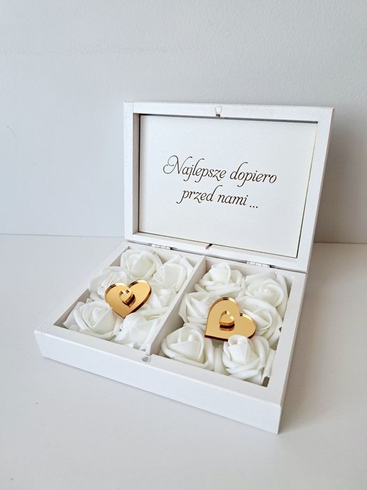 Białe pudełko na obrączki Najlepsze dopiero przed nami wesele ślub