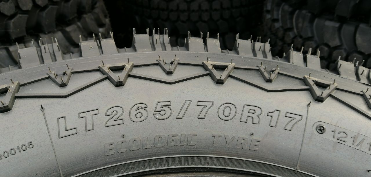 265/70R17 ATTITUDE M/T gruba kostka bieżnika 4x4, wysoka 82cm