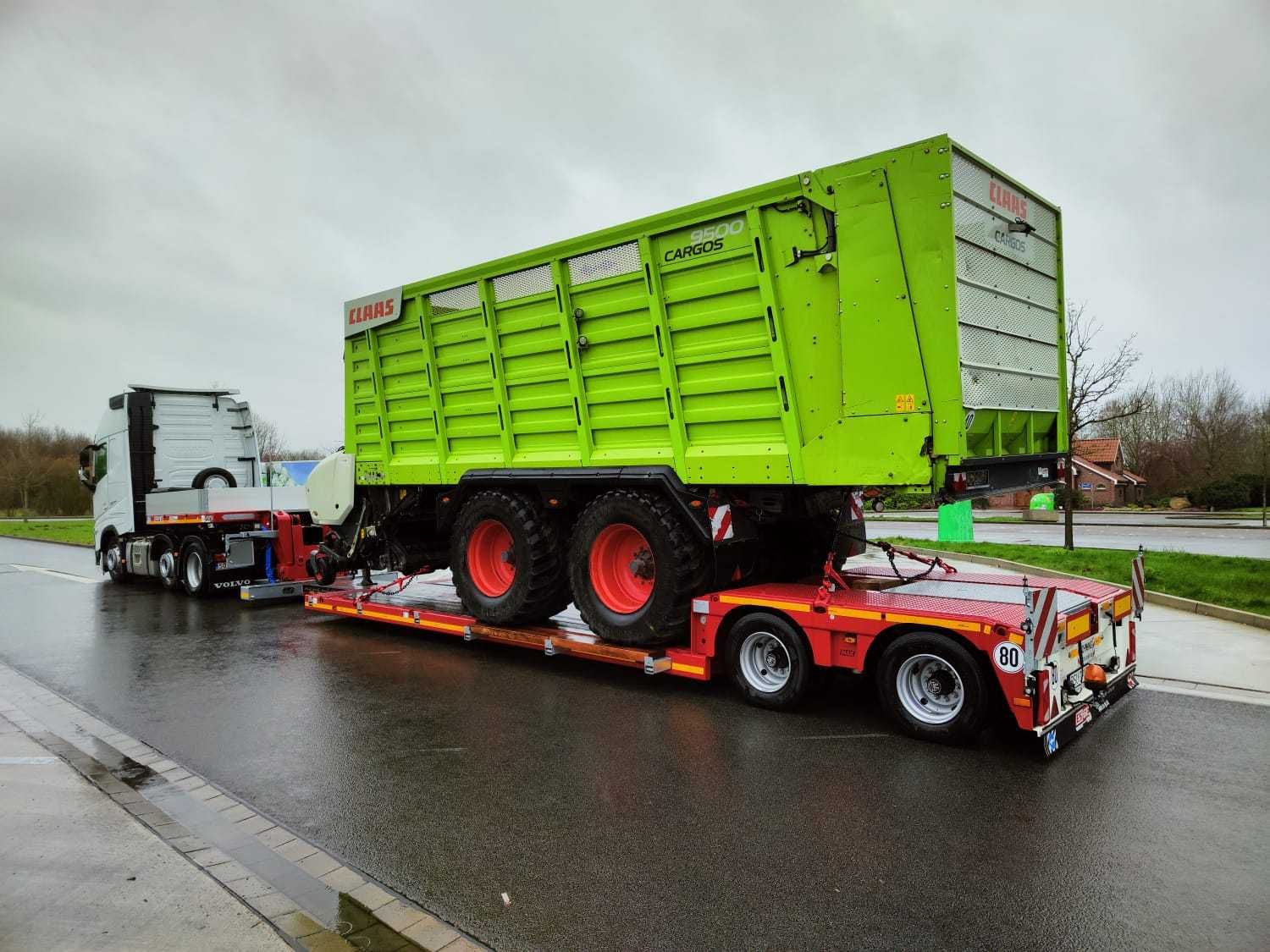 Transport niskopodwoziowy  KOMBAJNY KOPARKI Maszyny Budowlane