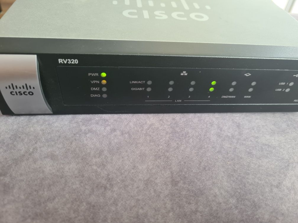 Router Cisco RV 320