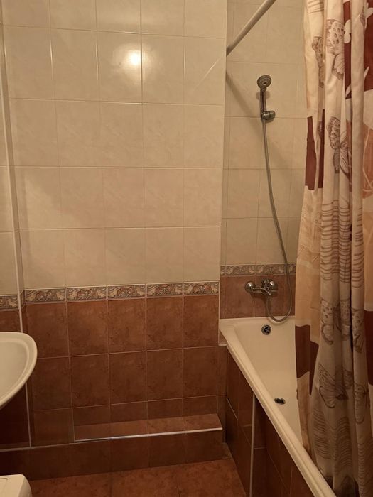 Продам 3-кімнатну квартиру у центрі Броварів NP