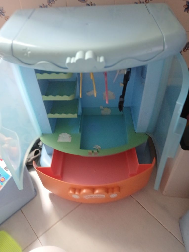 Roupeiro nenuco com trocador
