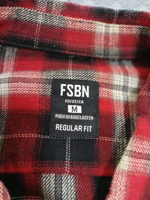 Camisa com fecho FSBN