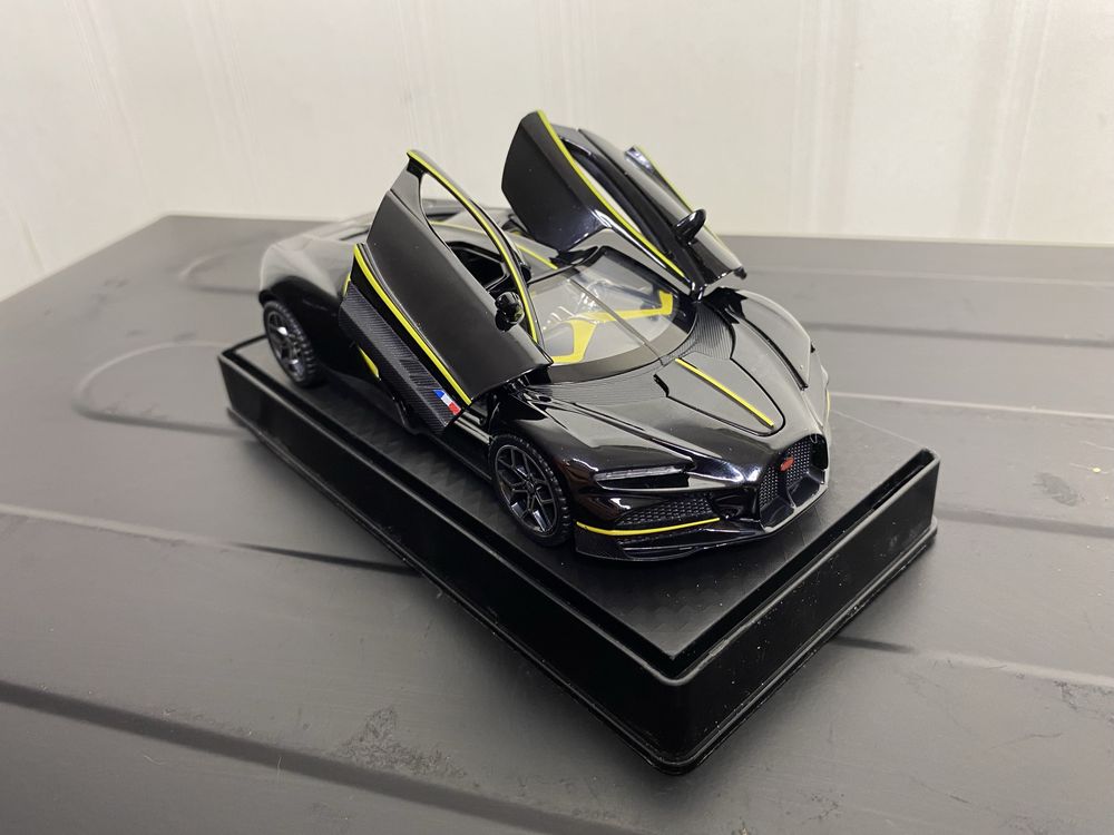 Модель машины Bugatti Tourbilon V16 (1:32)