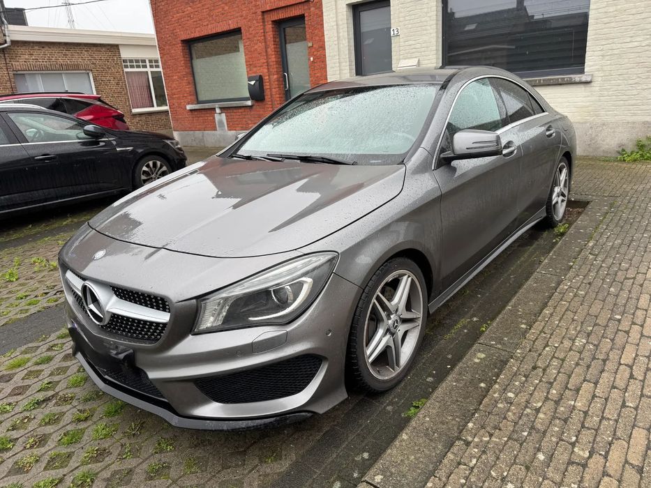 Mercedes-Benz CLA Mercedes CLA 220 AMG