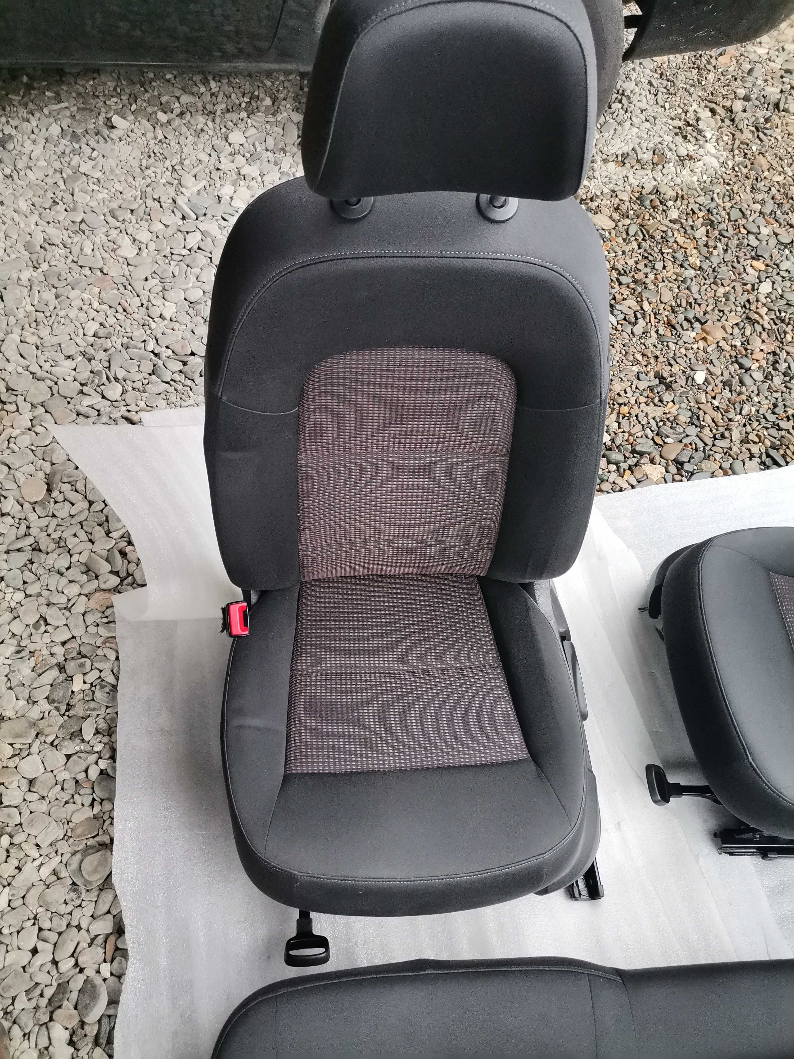 Fotele grzane, kanapa Audi q5 8r