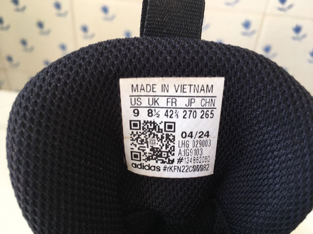 Tenis ADIDAS Tam. 42.5  Pouco uso