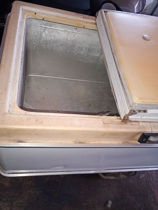 Продам морозильну камеру.