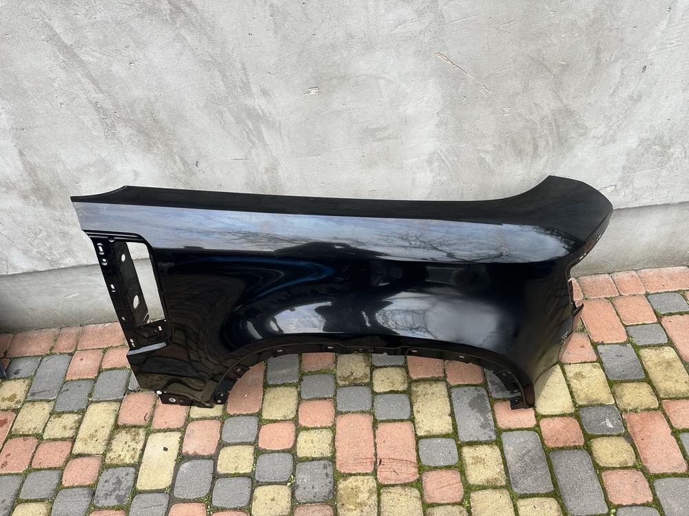 Land Rover Defender 2 крило крила передні наявність