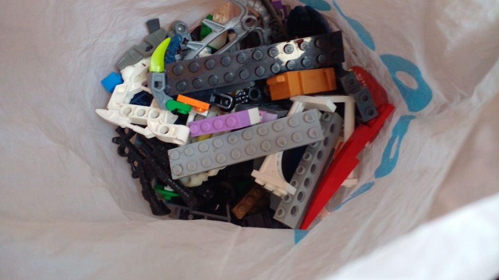 "LEGO" на вагу .