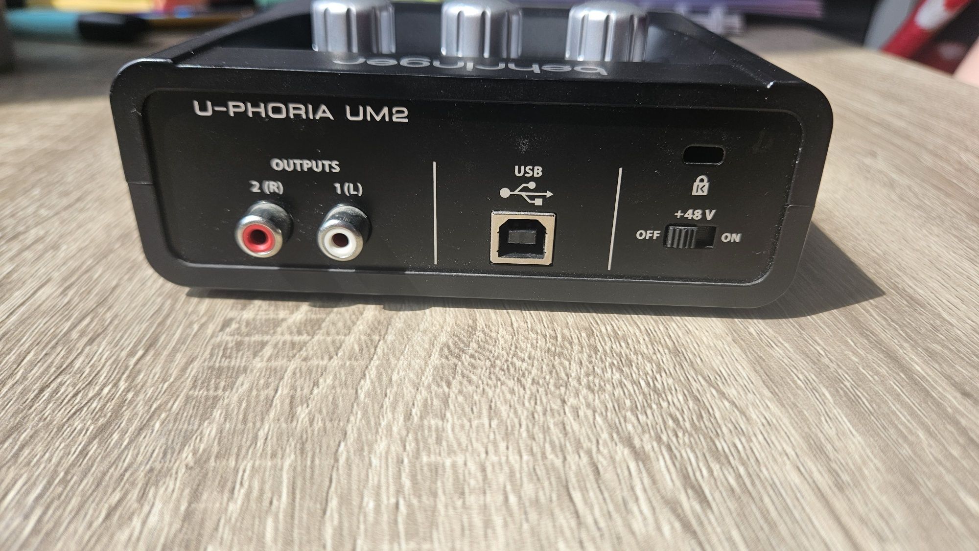 Interfejs audio Behringer U-PHORIA UM2
