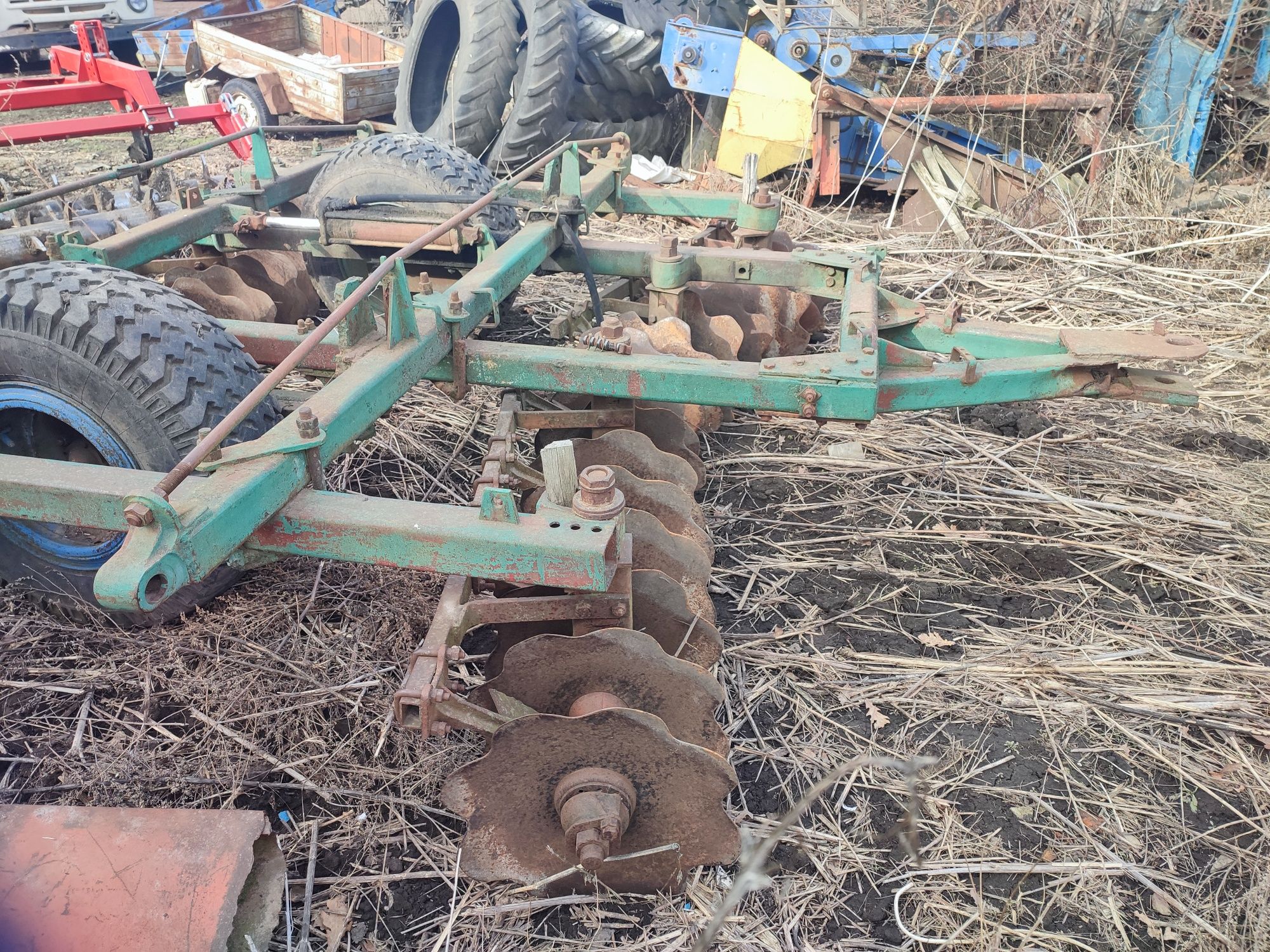 Продам дискову БДТ 3