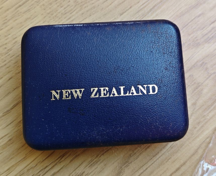 Moneta kolekcjonerska 1 dollar Nowa Zelandia New Zealand lustrzany
