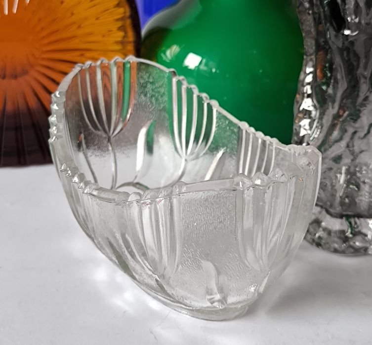 Gondola tulipany piękne stare szkło