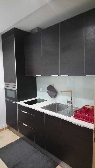 Arrenda-se T0 mobilado, lugar de garagem, junto Universidade, Aveiro