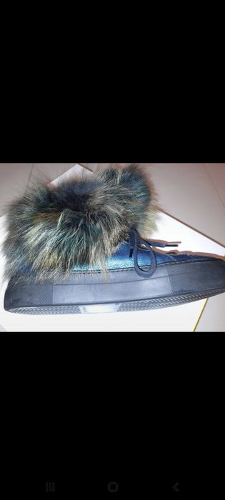 sneakersy Iceberg z futrem z jenota