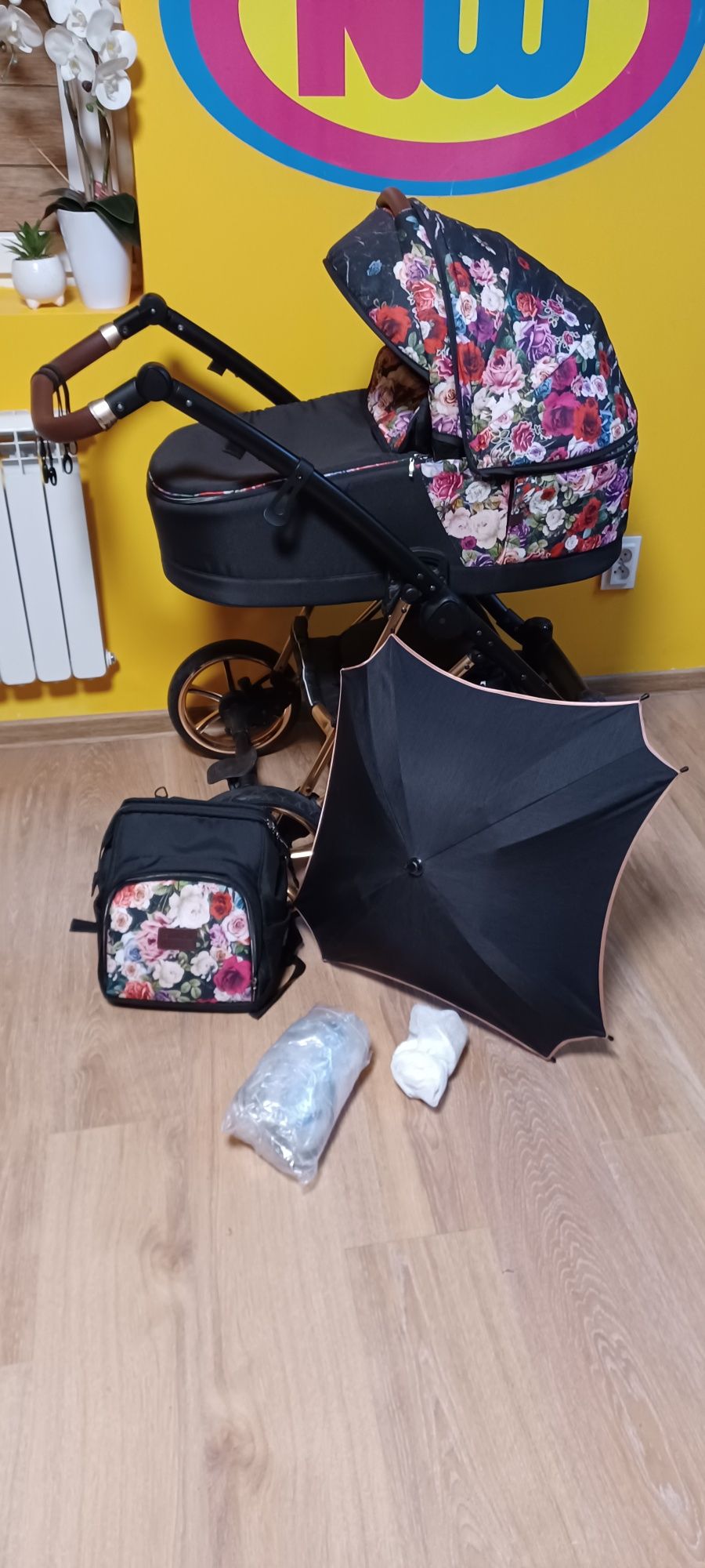 Śliczny wózek w bardzo dobrym stanie KOMIS NW