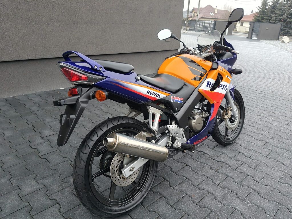 Honda CBR 125 JC34  Repsol Raty, Transport