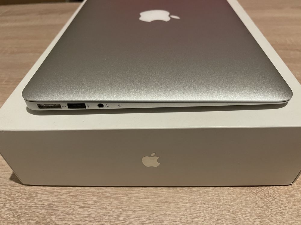 MacBook Air 11”