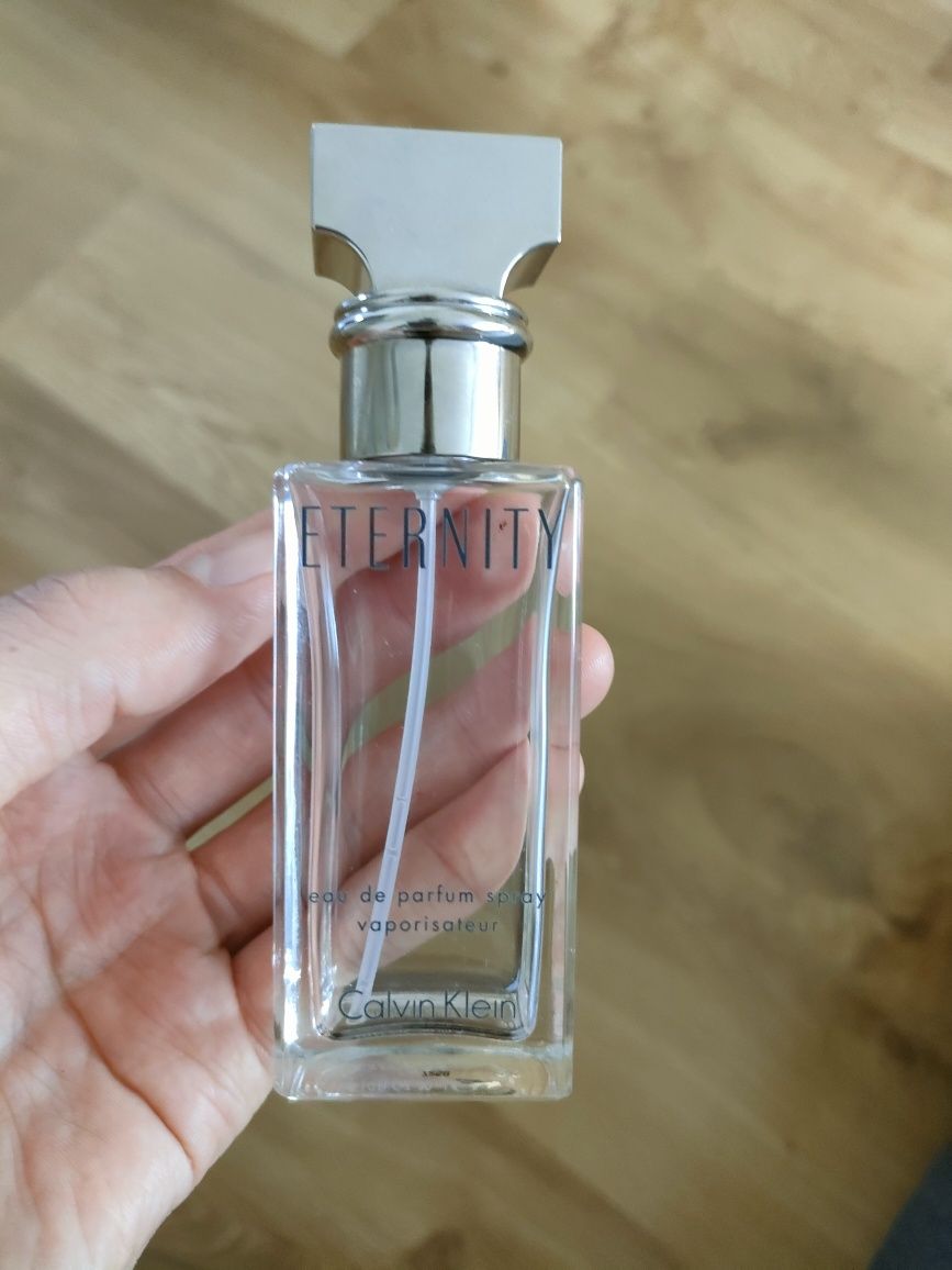 Buteleczka po perfumach Eternity