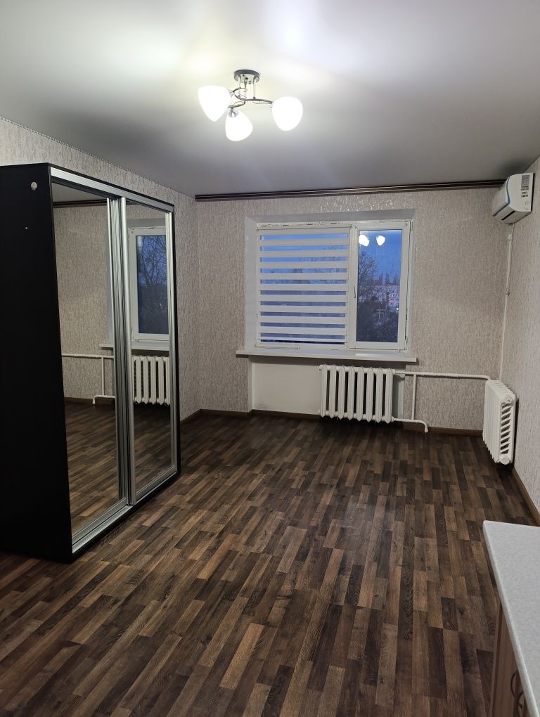 Продаж великої кімнати з ремонтом, вул. Яцика 8/1