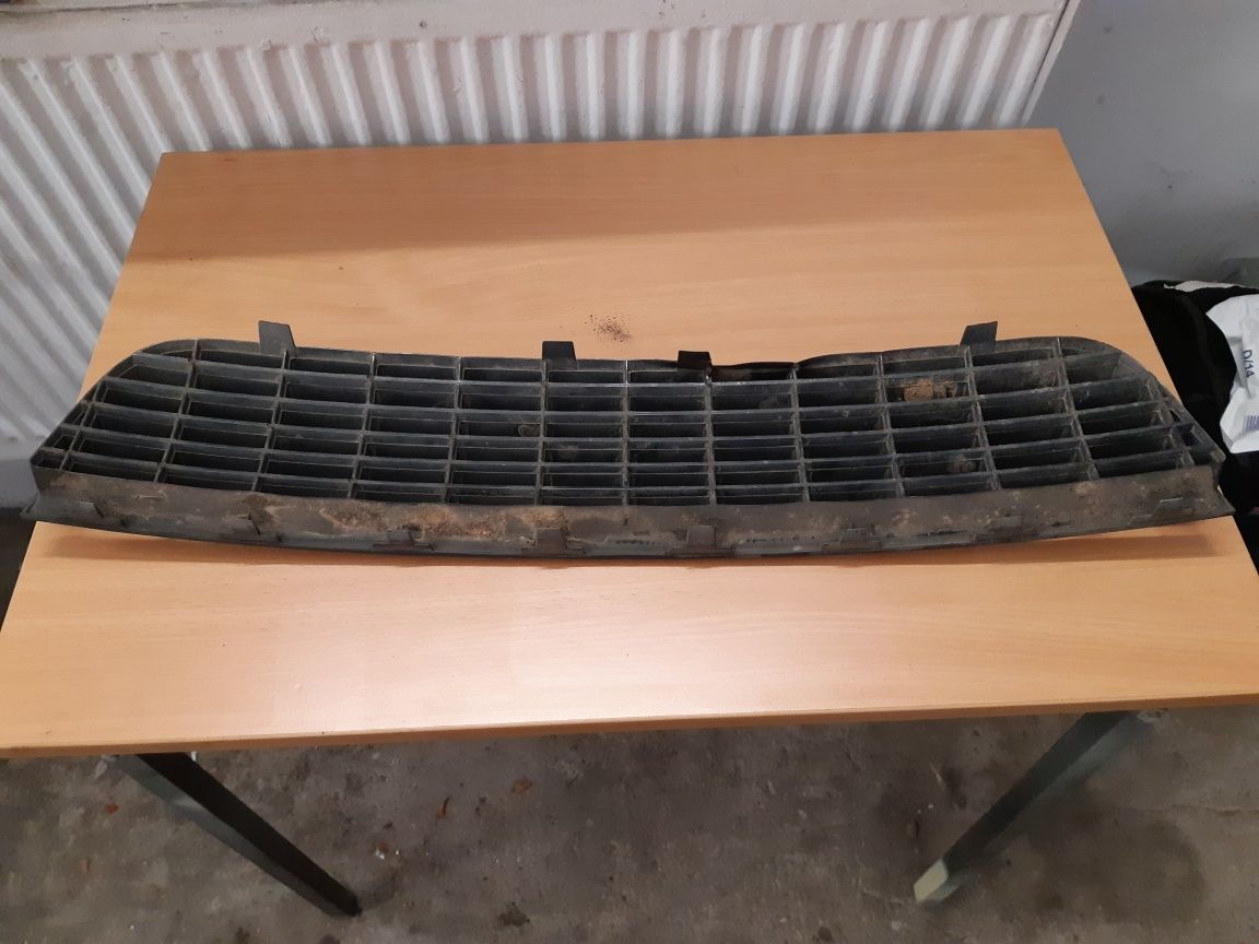 KRATKA atrapa zderzaka Fiat Grande Punto