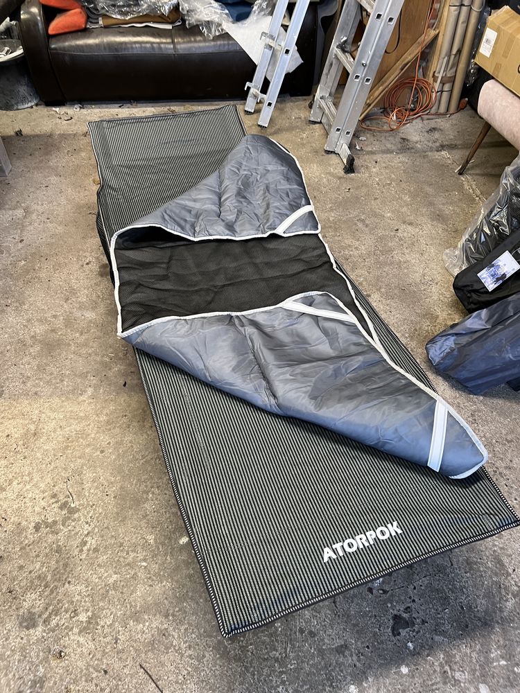 Łóżko kempingowe lezak pod namiot ze śpiworem Nowy