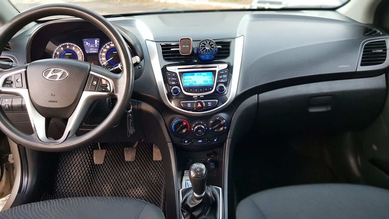 Hyunbai Accent 1.4 2012 рік