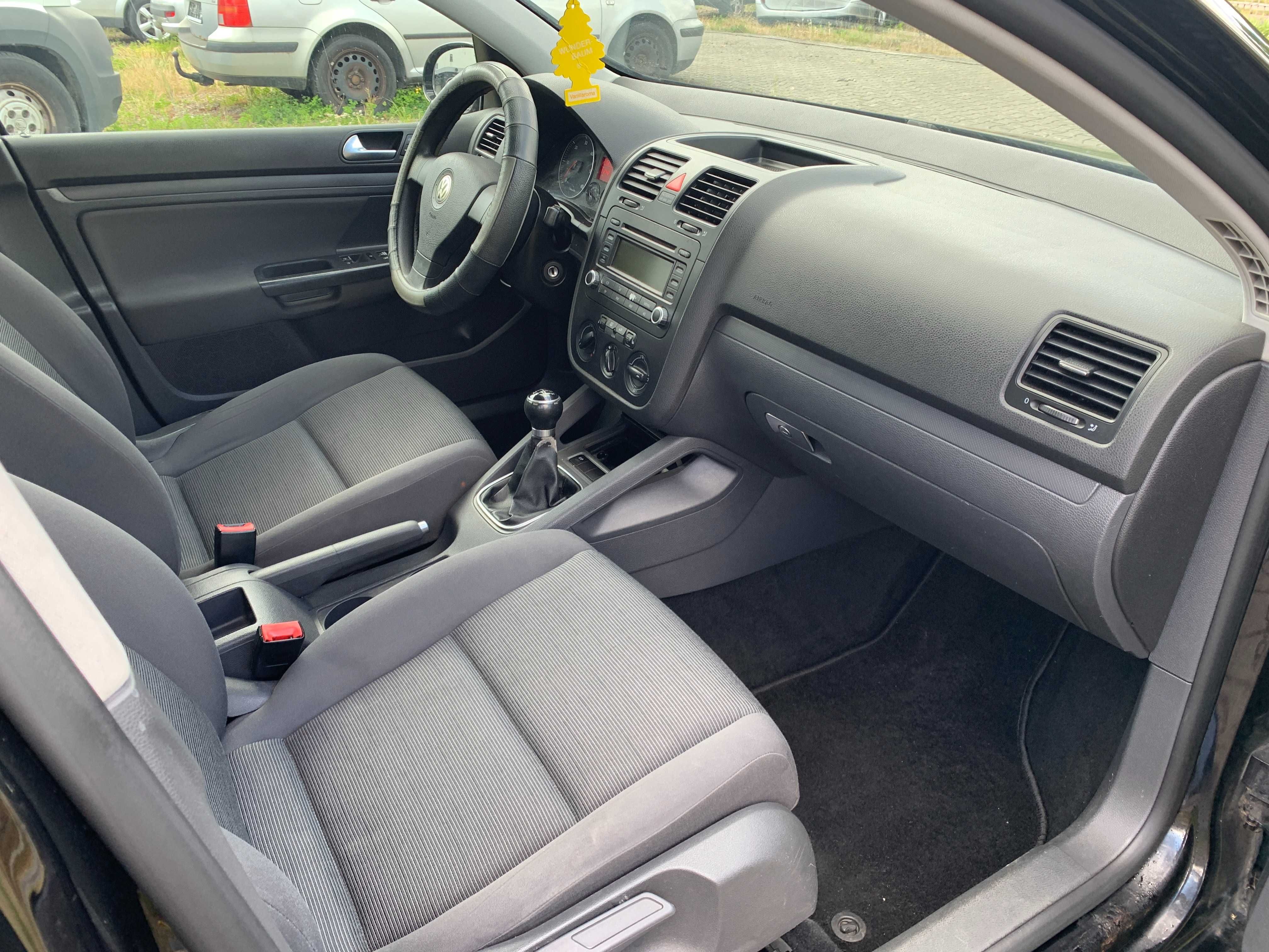 VW GOLF V 2006r. // 1.9 TDI / 105 KM // 5 drzwi // Hak // Klima